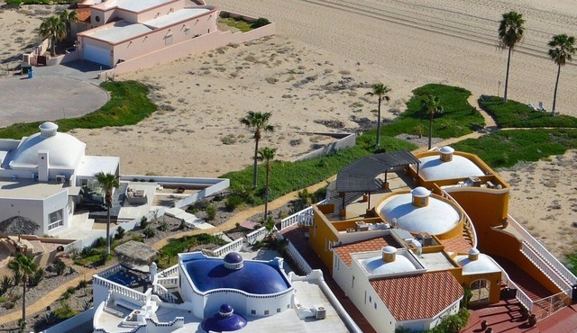Costa Diamante, Sandy Beach Gated Beach Front Paradise - Just Steps to the Ocean