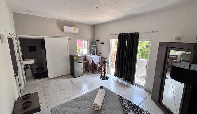 Cozy 1-bedroom studio in soothing Quimixto with AC in Quimixto