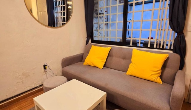 Cozy & Chic with a Patio Next to Condesa