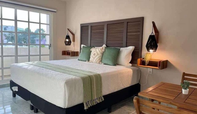 Cozy Downtown Cancun Studio - Walk to Mercado 28