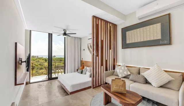 Deluxe Studio, Balcony, Sea View - Ixuh Ocean Front 5 Ave Playa del Carmen