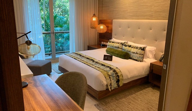 Deluxe Suite - THANKSGIVING WEEK 2021 available.