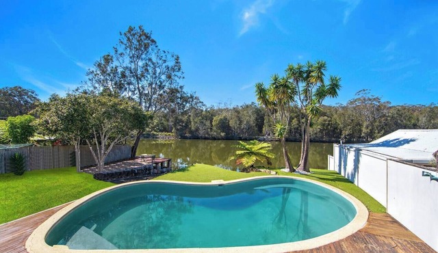 Easygoing Poolside Relaxation on Wyong River in Tuggerah