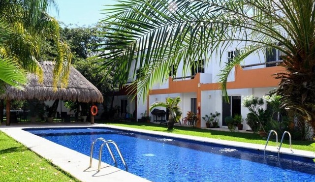 Entire 3 Bedroom Villa with swmming pool close to the beach