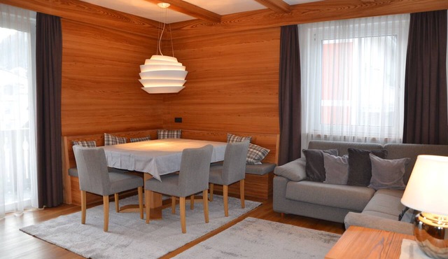 Exclusive mountain lodge style apartment - 90 m² - Free WIFI in Ortisei
