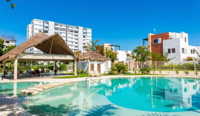 Family House with 3 Pools - 15 min from Hotel Zone