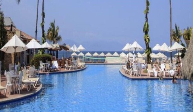 Family Three Bedroom Two bath Suite - Ocean view