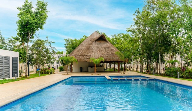Gated Community with Pool, 6 Miles from DT Playa