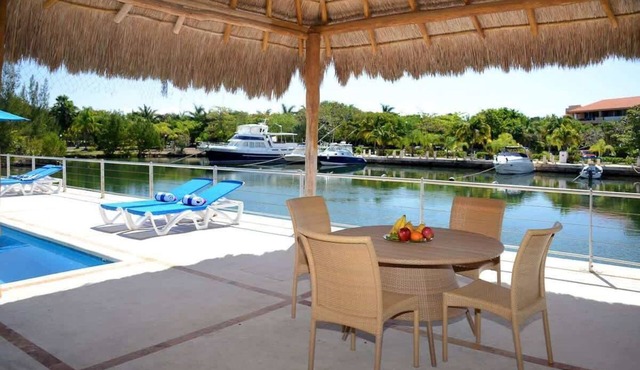 Gran Marina Puerto Aventuras: Apartment with Pool