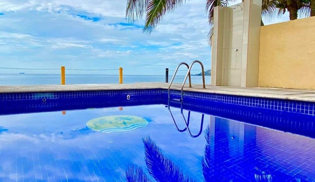 hermoso condominio suites las palmas con alberca in Manzanillo
