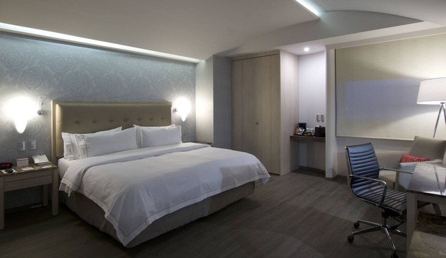 Holiday Inn Express Mexico - Toreo by IHG