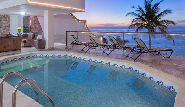 Incredible views over los muertos beach, Sky Suite B