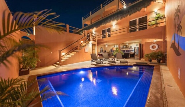 Island HQ - Casa Bella Noche - 4 bedroom , 4 full bath and 2 1/2 bath Villa.