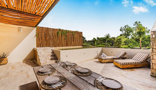Jungle Penthouse w Sunset Rooftop | Private Pool