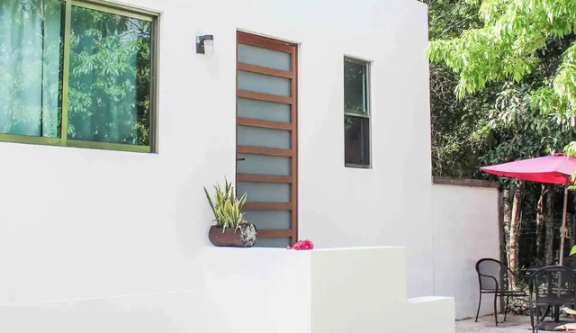 King Bungalow Guest House in Small Gated Community in Akumal