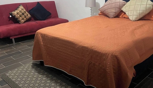 Lovely and warming 4 bedrooms apt in Downtown