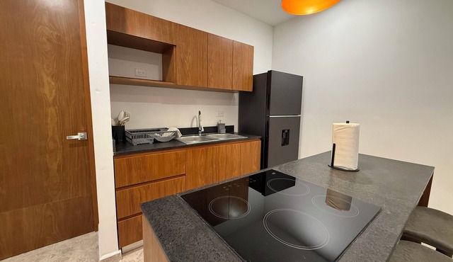 Luxe Apt. in Montebello Pool/Game Room/Workspace