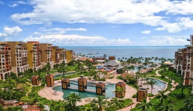 Luxury 2BR at Villa del Palmar Cancun – Beachfront Pools, Spa & Family Fun