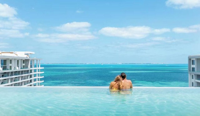 Luxury Garza Blanca Cancun - 5 Diamond Resort and Spa - Holiday Weeks Available!
