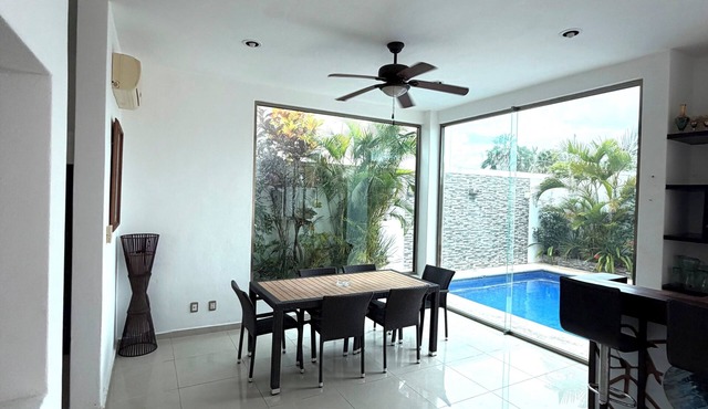 Luxury house with pool