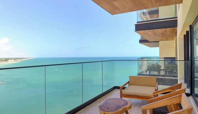 Luxury Oceanfront Condo | Marina Resort | 3BR | Pools | Sleeps 10