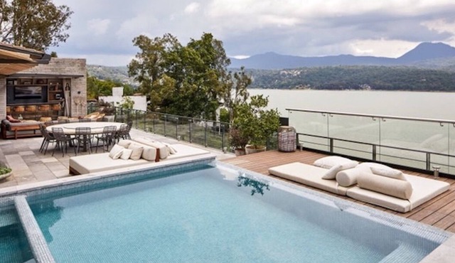 Magnificent Lake View, Beautifully Furnished, 6 Bedroom House, Lake Access