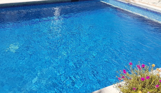 Master Suite Pool Terrace 2 steps from the beach