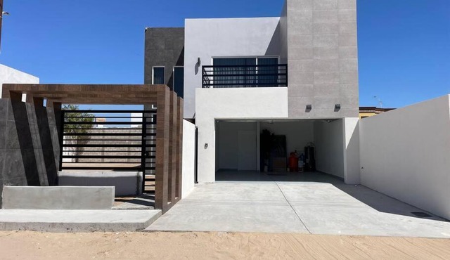 Mia's House