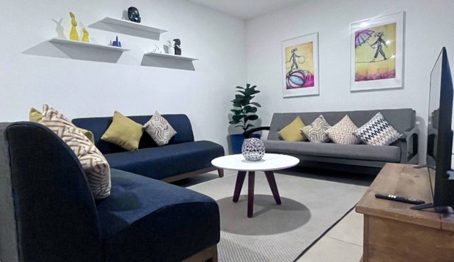 ML002- 2 BR/2 BTH - One Bedroom Apartment, Sleeps 4 in Ciudad de México
