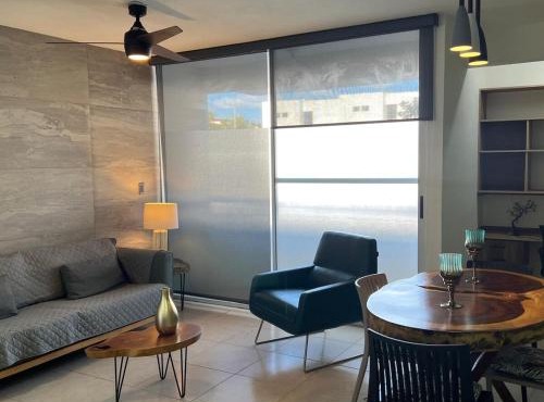 Modern 2BR 2BA Workspace Wifi Pools 24x7 Sec