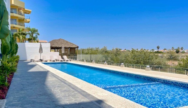 Modern Apartment with Pool, 5 min from the Beach