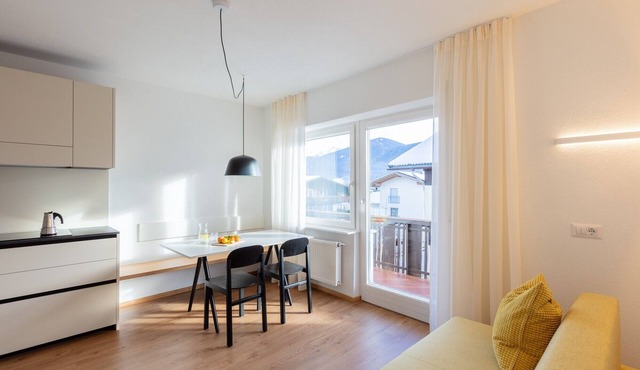 Modern "Hus Apartment - Nr. 2" with Balcony, Garden & Wi-Fi in Olang