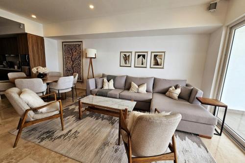 Moikkarentals | Beachfront Luxury 3BR Harbor171