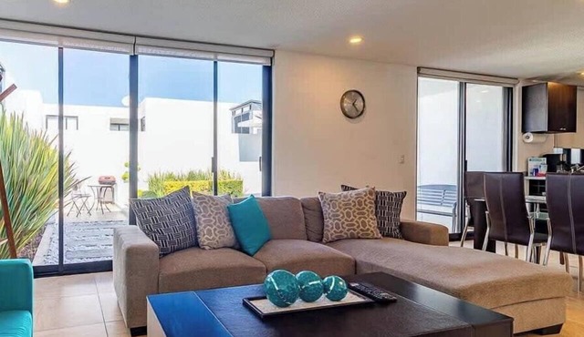 Monet AAC Grand Stay for 8 Guests | SISU Homes