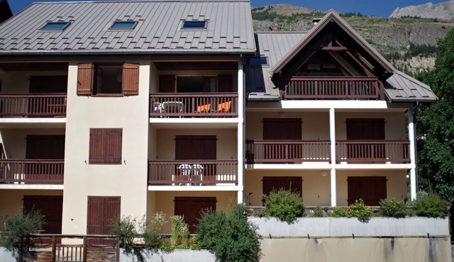 Monetier: Sunny comfortable modern flat ideally located for mountain enthusiasts in Le Monêtier-les-Bains