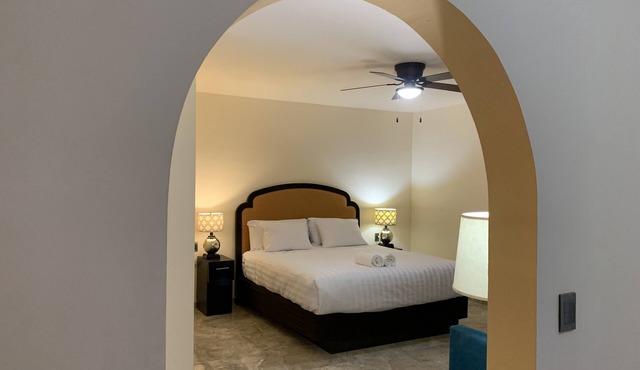 New cozy apartment for 2, short walk to beach #3