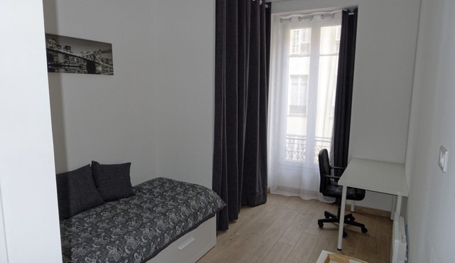 NEW ROOM PRIVATE SHOWER CENTER NEAR TRAIN STATION in Nice