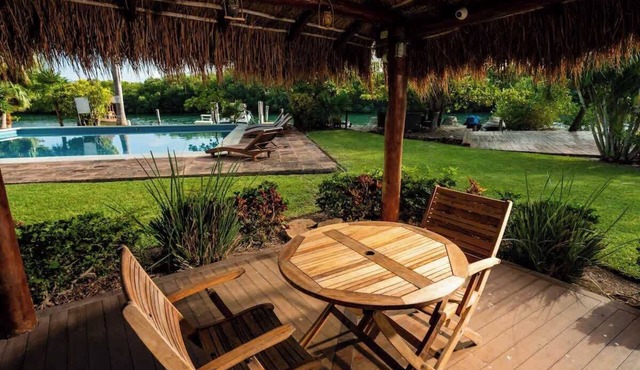 Nichupte lagoon tropical villa