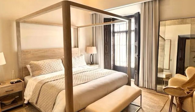 Nieve Suite | Elegance in a Boutique Home + Pool
