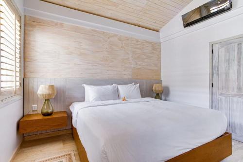 Ocean Crush- Beachfront & Resort Amenities in Placencia