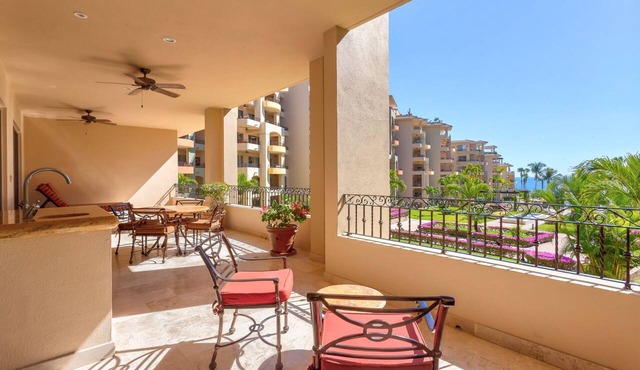 One of the largest terraces at the stunning "Oceanfront Resort"-Villa La Estancia!