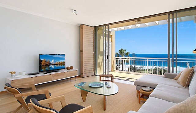 Orion Unit 7 Modern apartment with Wi-Fi included, overlooking Snapper Rocks and Rainbow Bay in Coolangatta