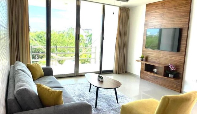 Paraiso304; Luxury condo 3 min walk to the beach.