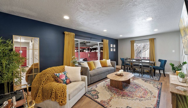 Perfect Central Location w/Mtn Views, Huge Fenced Yard, King Beds, BBQ, & Games! in Midvale