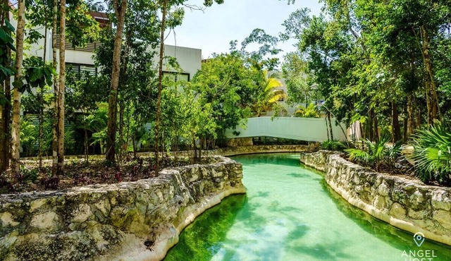 Perfect for families, private rooftop & jacuzzi