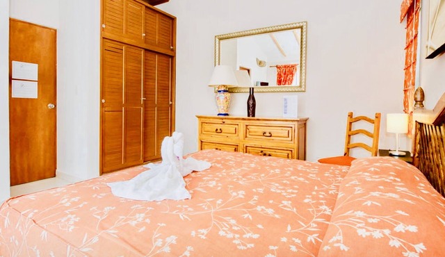 Playacar -Executive Comfort Room With Swimming Pool Air Conditioning and Parking