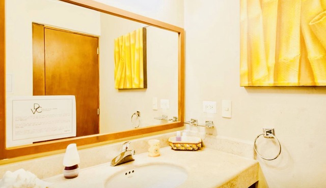 Playacar - Superior Comfort Room With Swimming Pool Air Conditioning and Parking