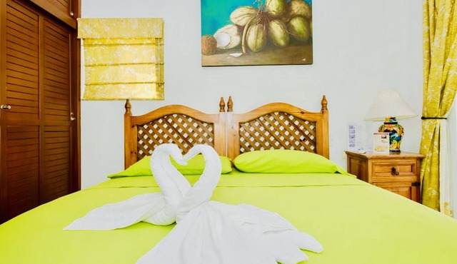 Playacar - Superior Budget Room With Swimming Pool Air Conditioning and Parking