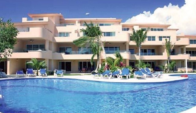 Porto Bello private beach and yacht