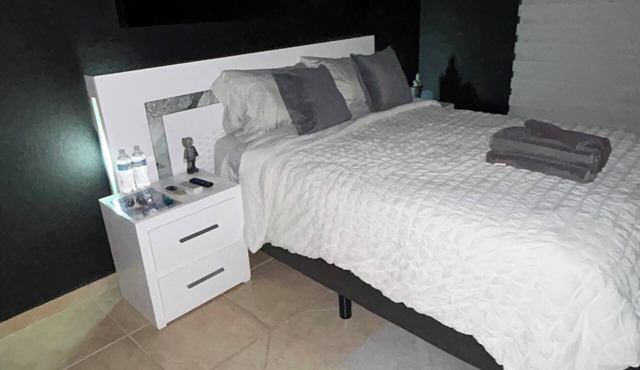 Private room in a house with a shared pool in Palmira